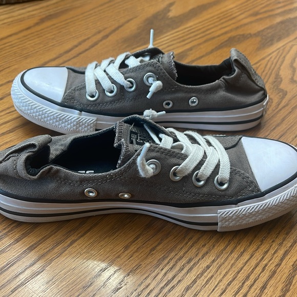 Converse women’s size 6 shoe. Charcoal gray. Used but good condition - Picture 12 of 12